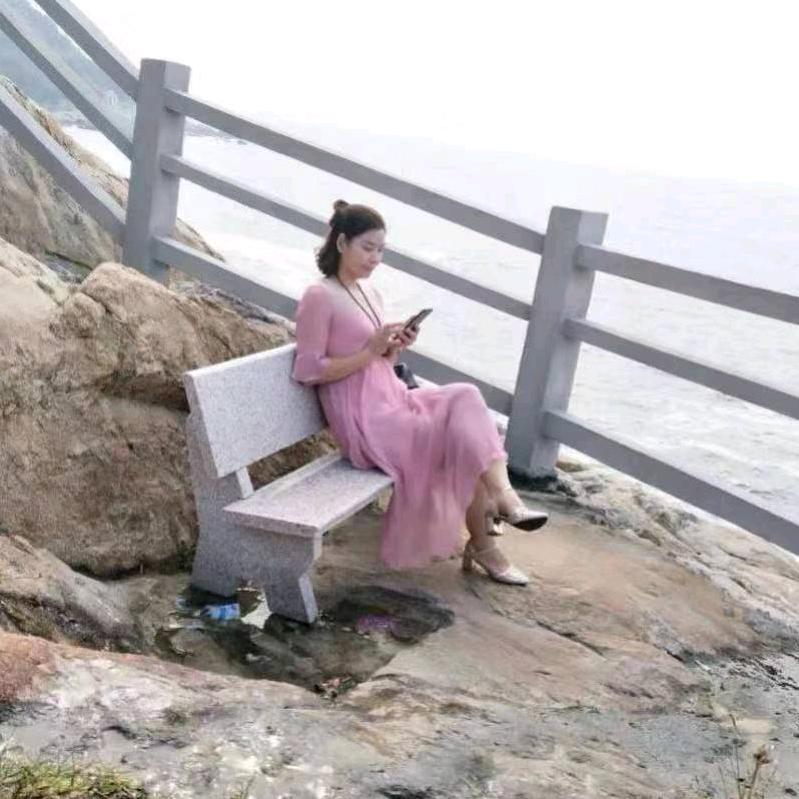 卖电器的小姐姐