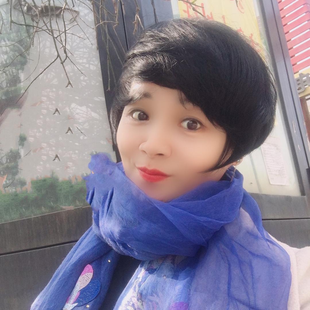 李明莉（小新很忙零食店）