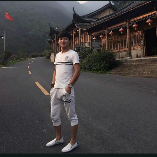 Yajie（上海松江兄弟二手车批发）