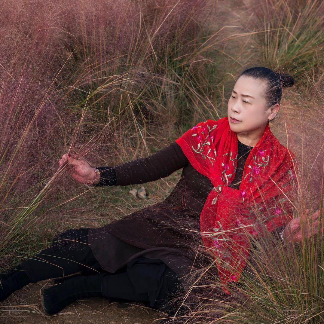 英子