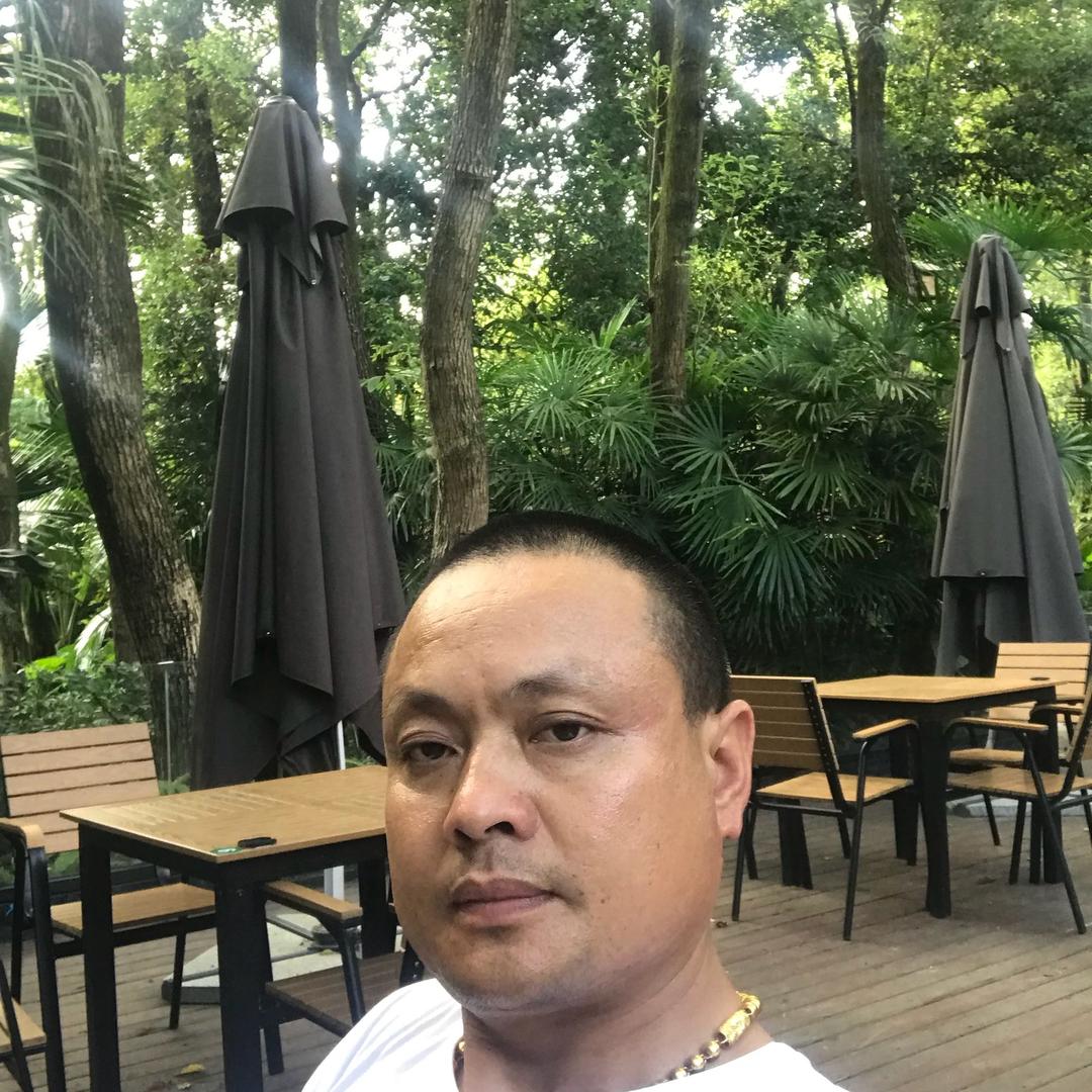 蓝天二手车商