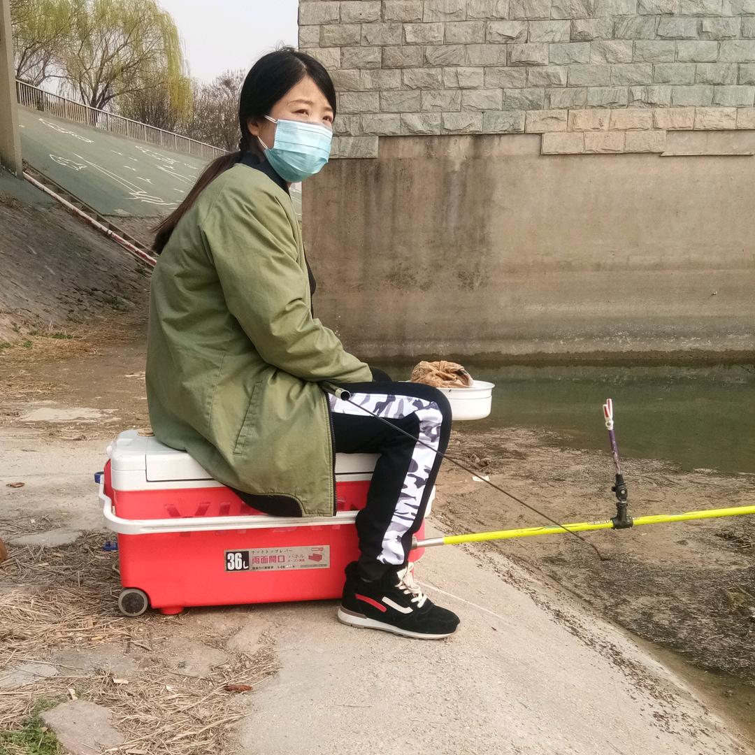 爱钓鱼静静