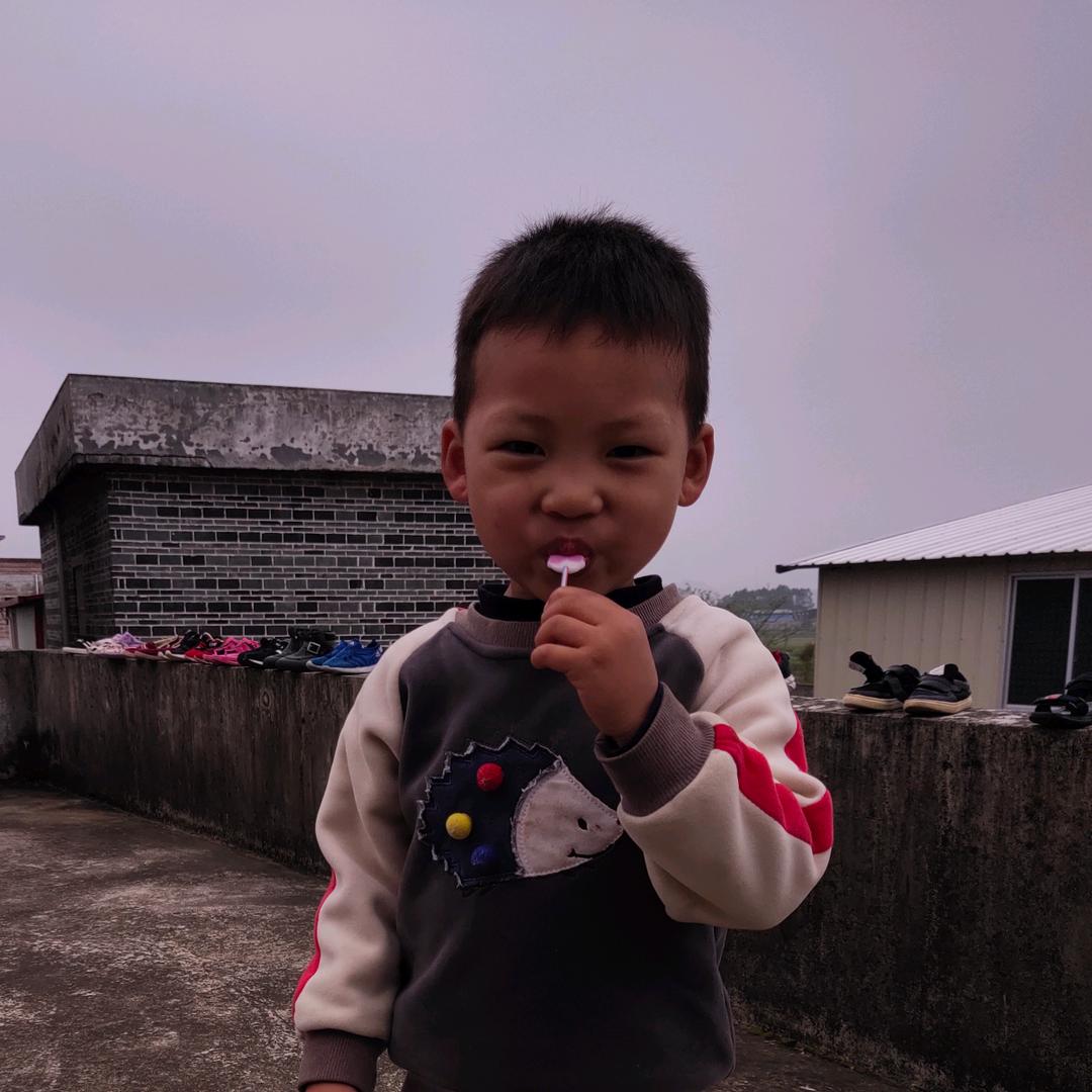 向阳而生♥