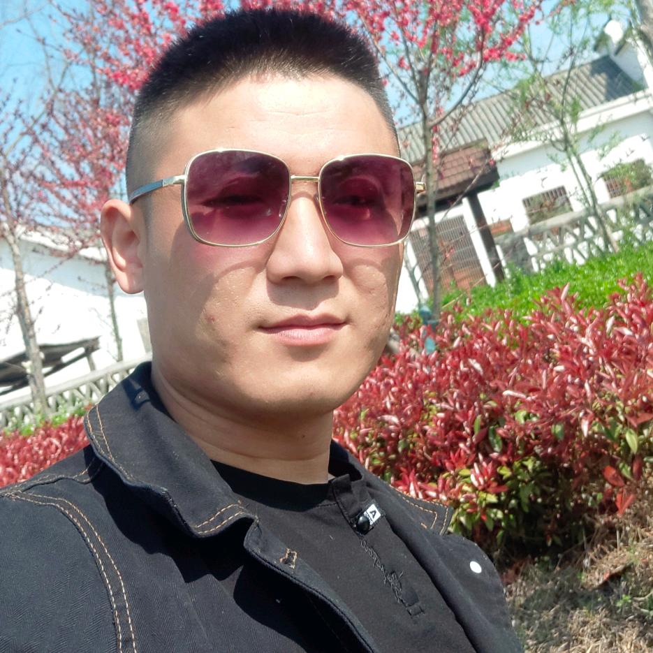 王虎（专业室内外装潢真石漆）
