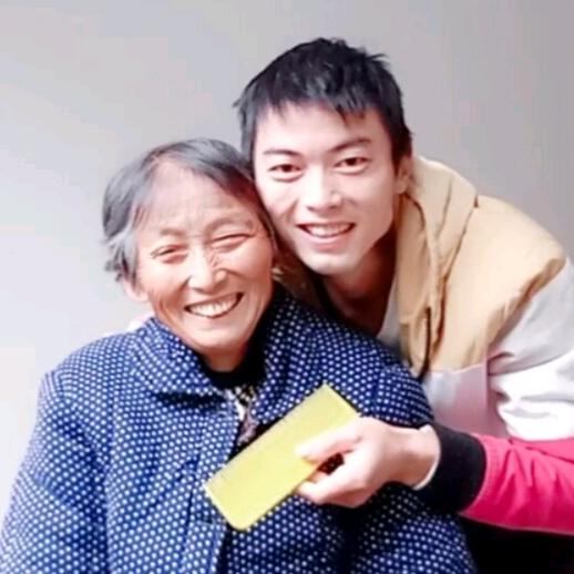 罗贤彬《恩情铭记一辈子》@抖音