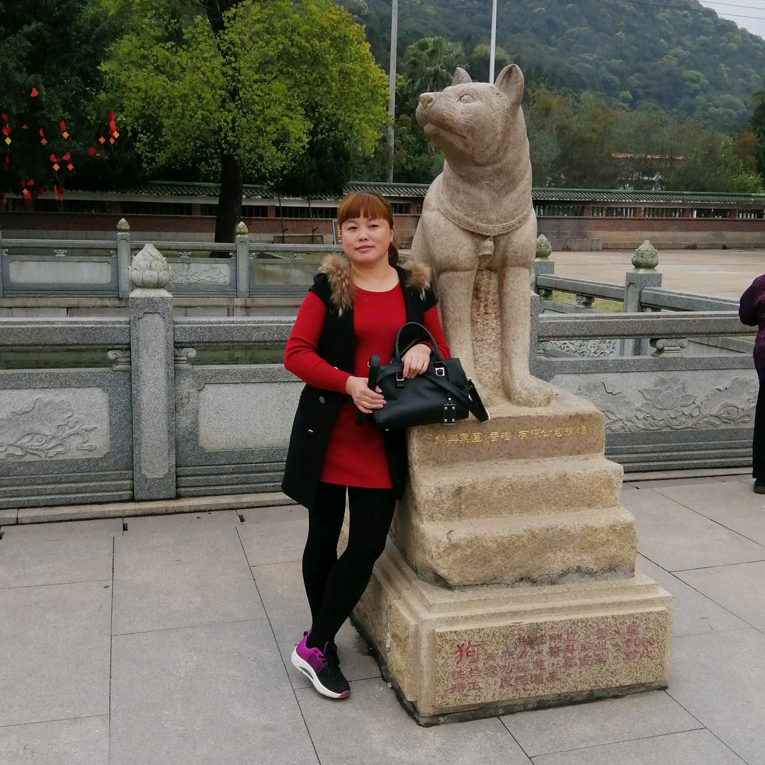 小霞（单亲妈妈）