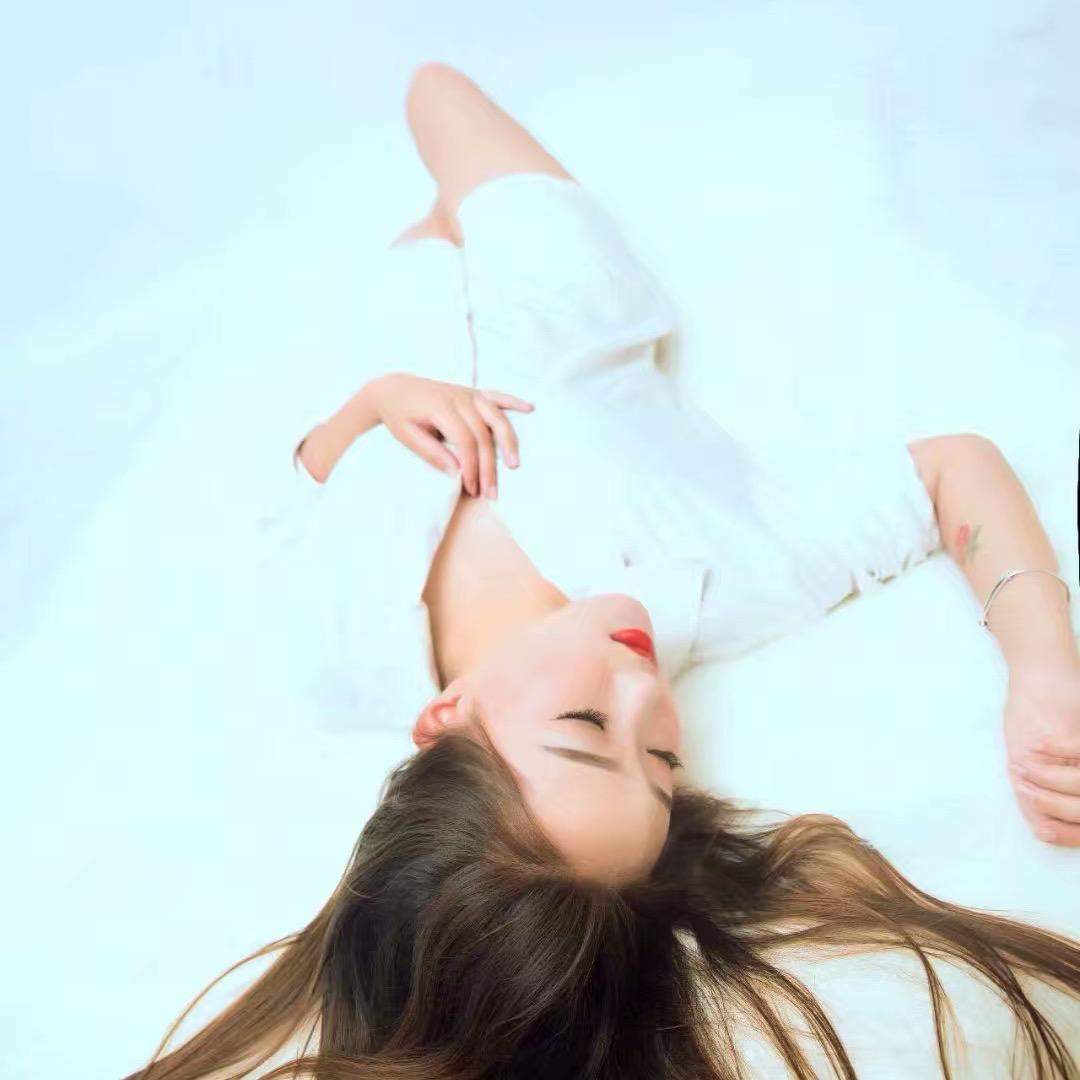 A.   一依。