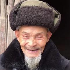 爱笑的爷爷