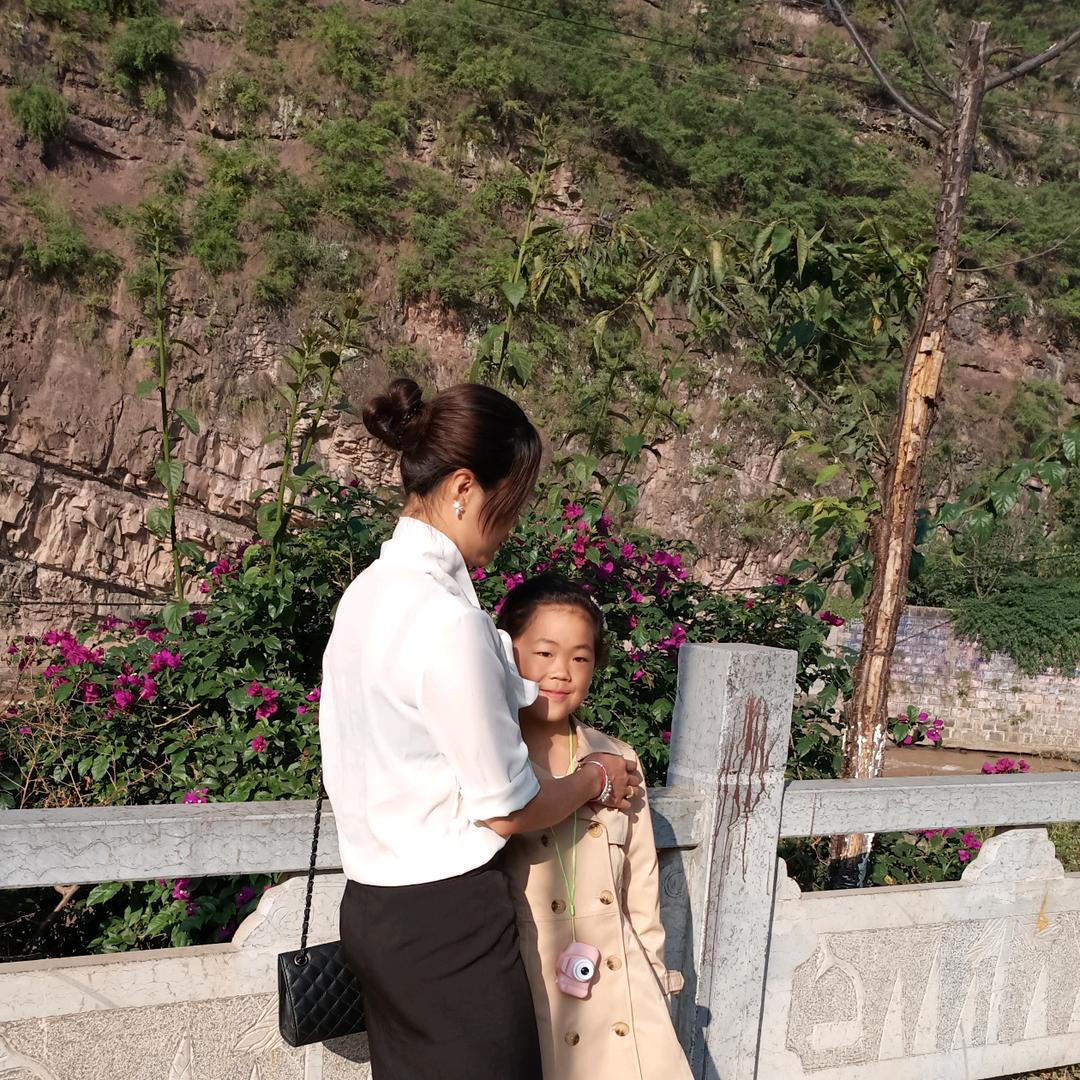 唐糖，大山里的女人