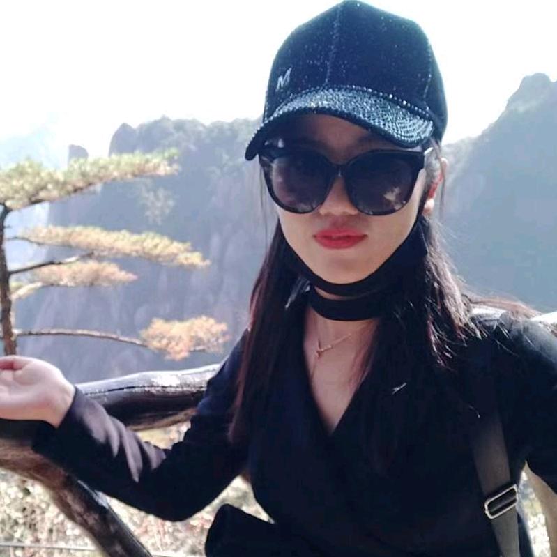 龙虎山景区导游占月琴