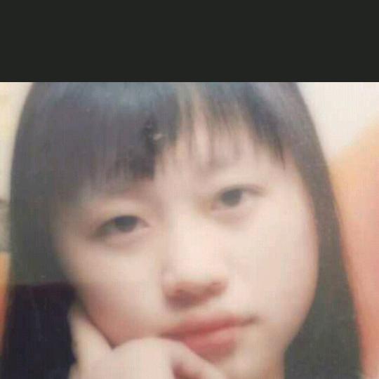 黄芳
