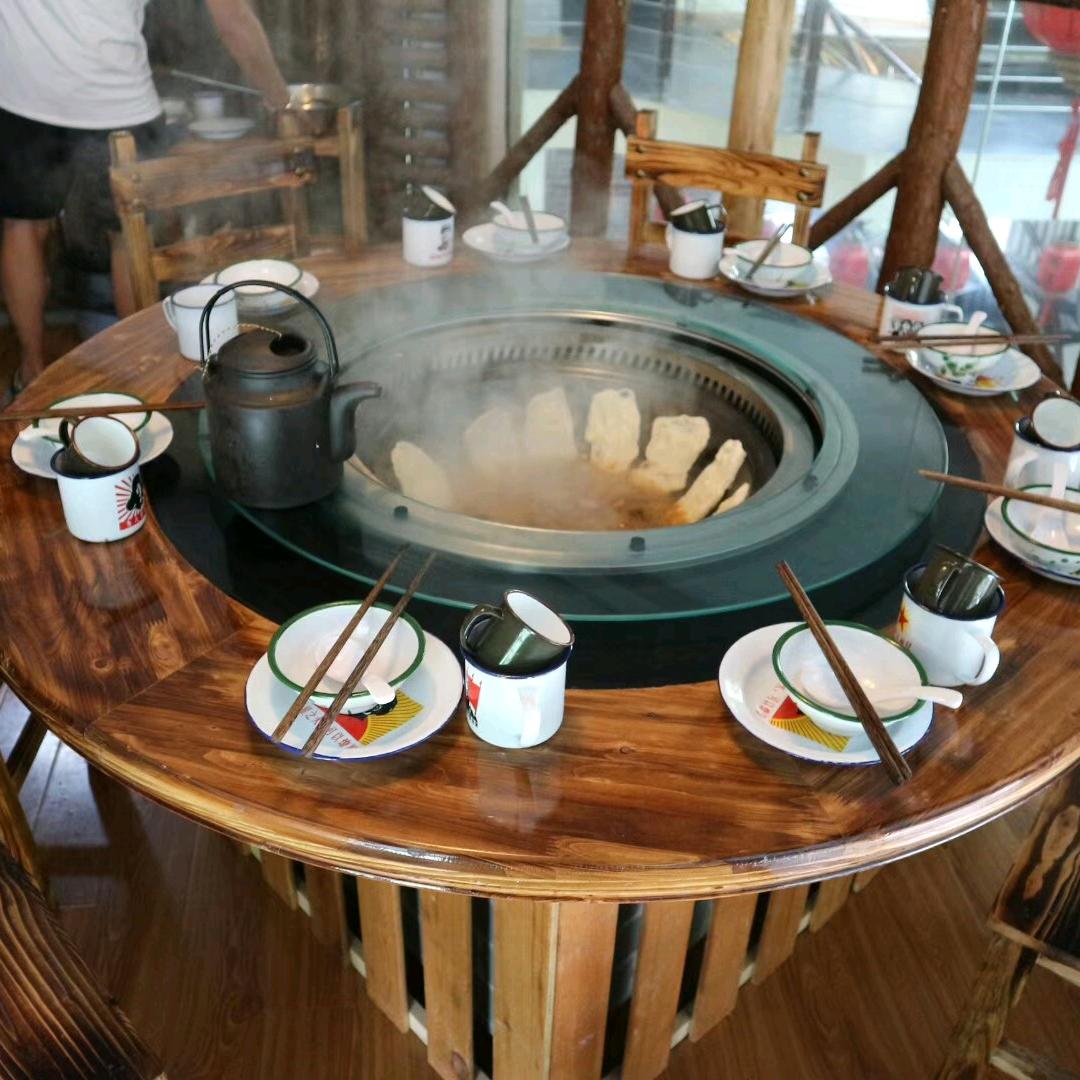 锅屋地锅饭庄