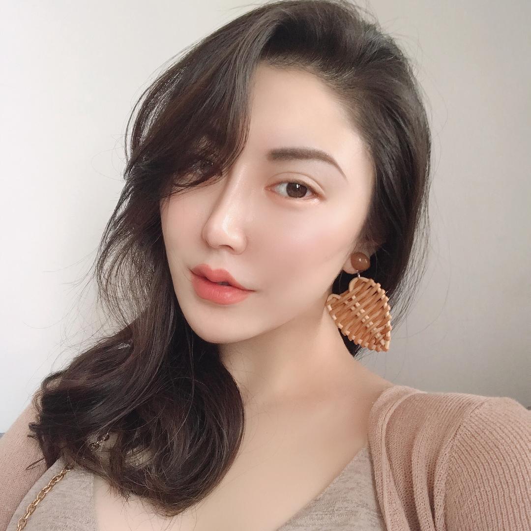何爱你Any