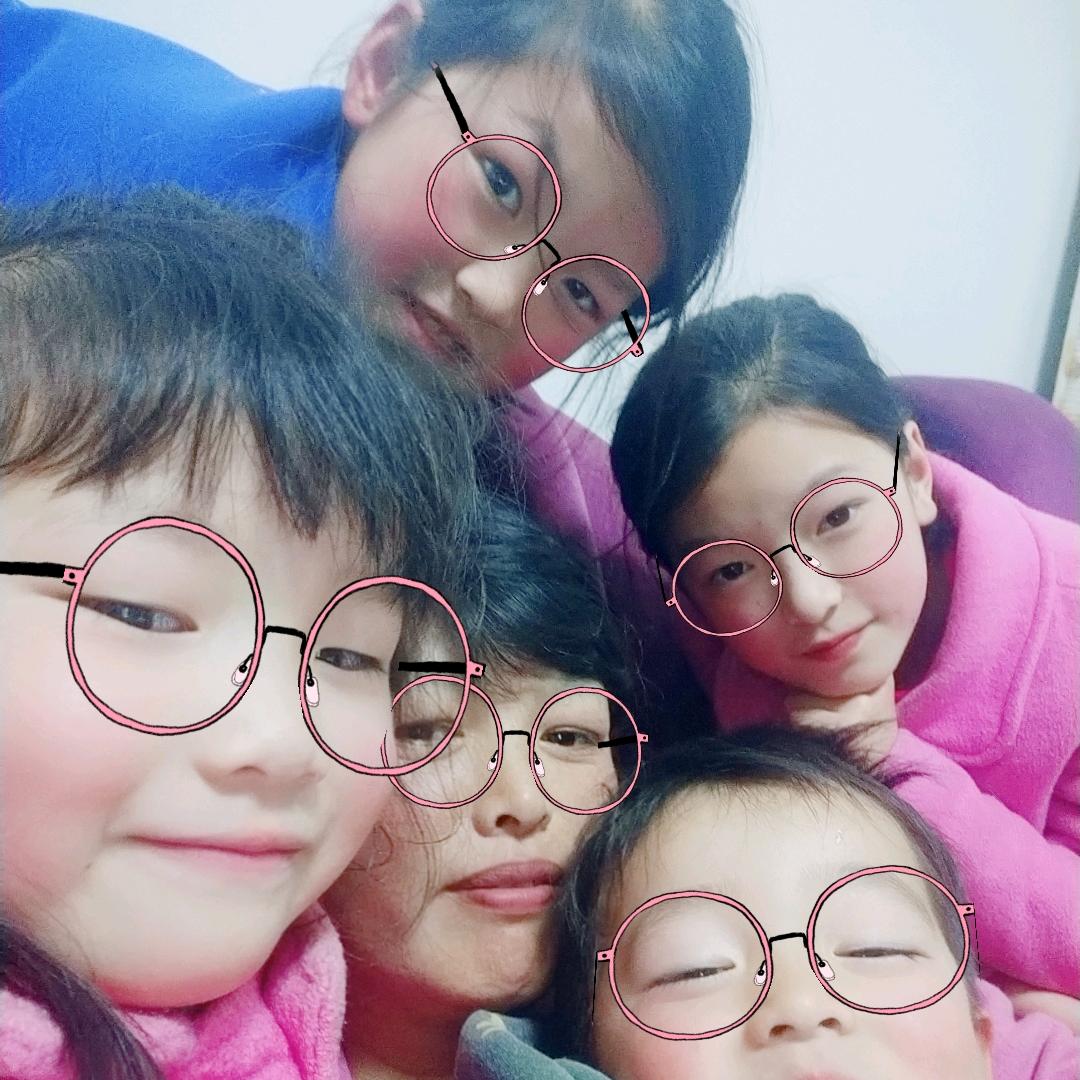 单亲妈妈守护四宝（王）