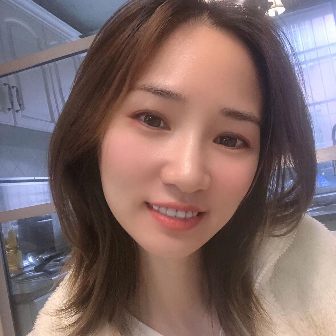童娜