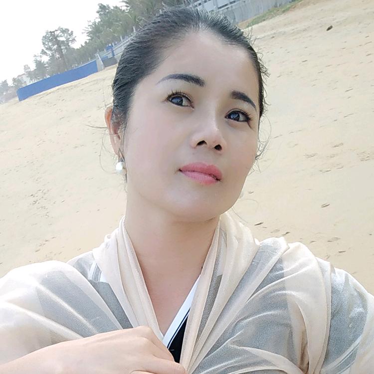 海口丁村火车头万人海鲜广场三亚湾2号