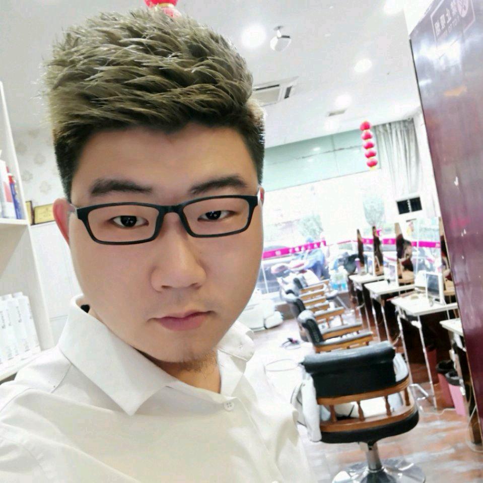 南通 发型设计师  阿辉