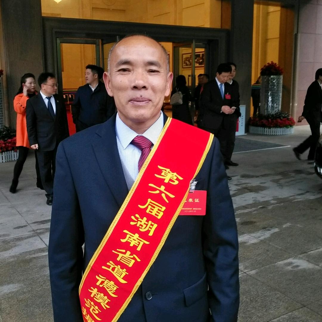 刘亮