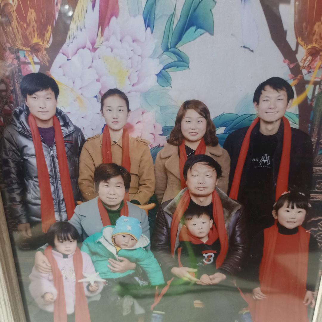 朱口车站对面名烟名酒
