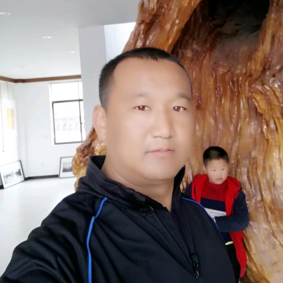 张加龙
