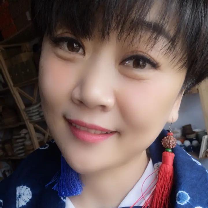 临朐华姐