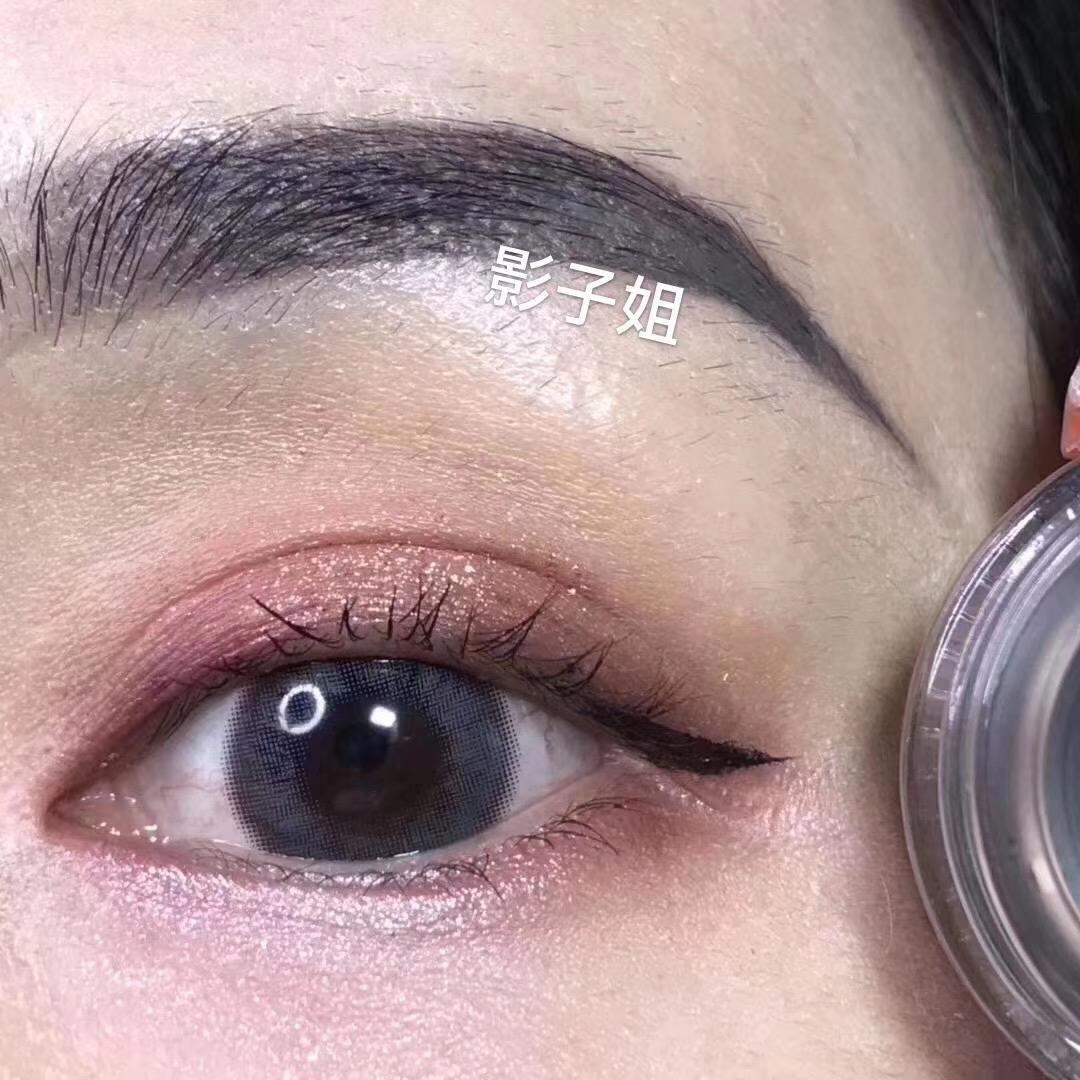 影子姐化妆间