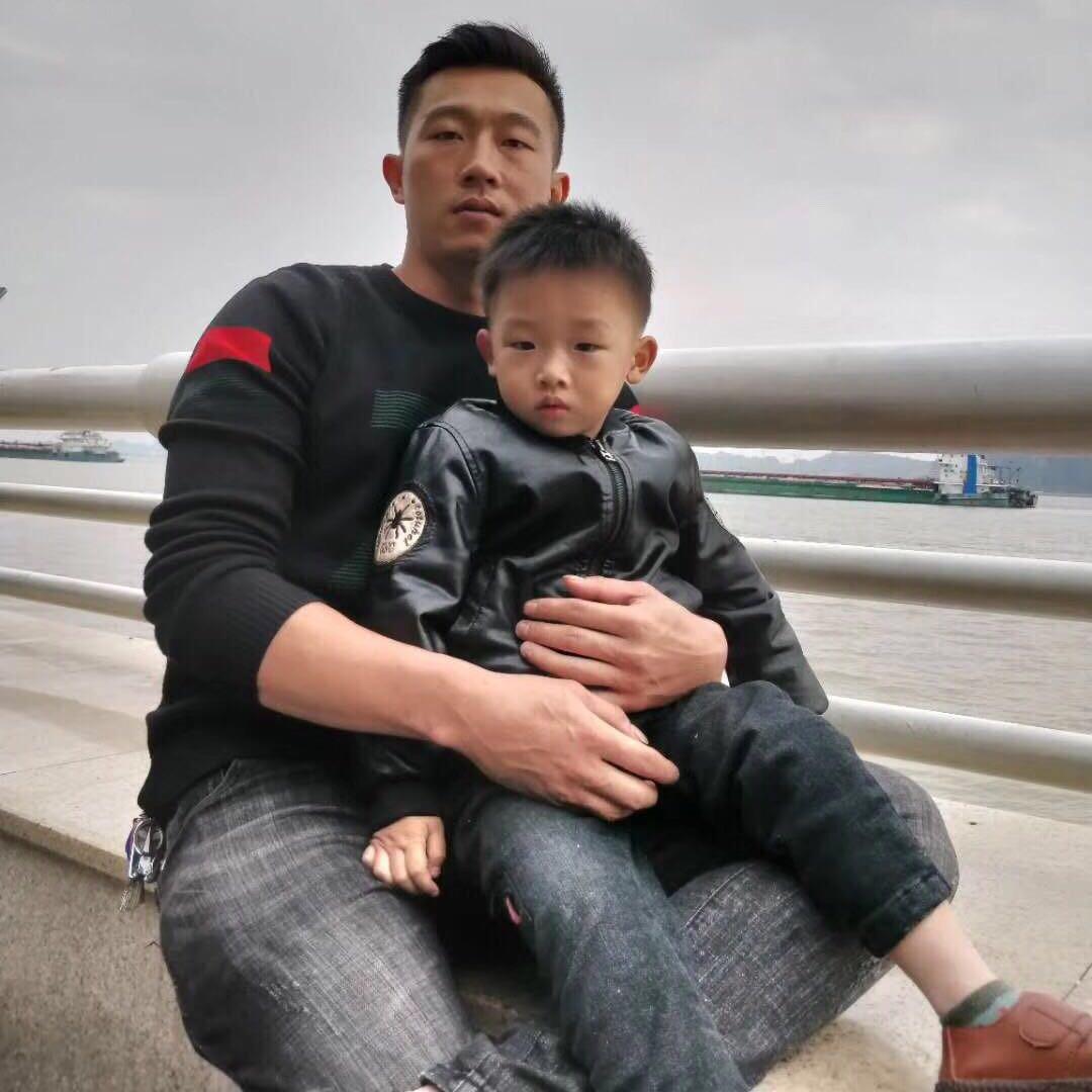 A敏裁判小帅哥