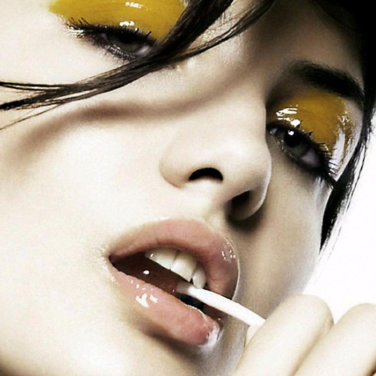 只饮淡水不谈过往