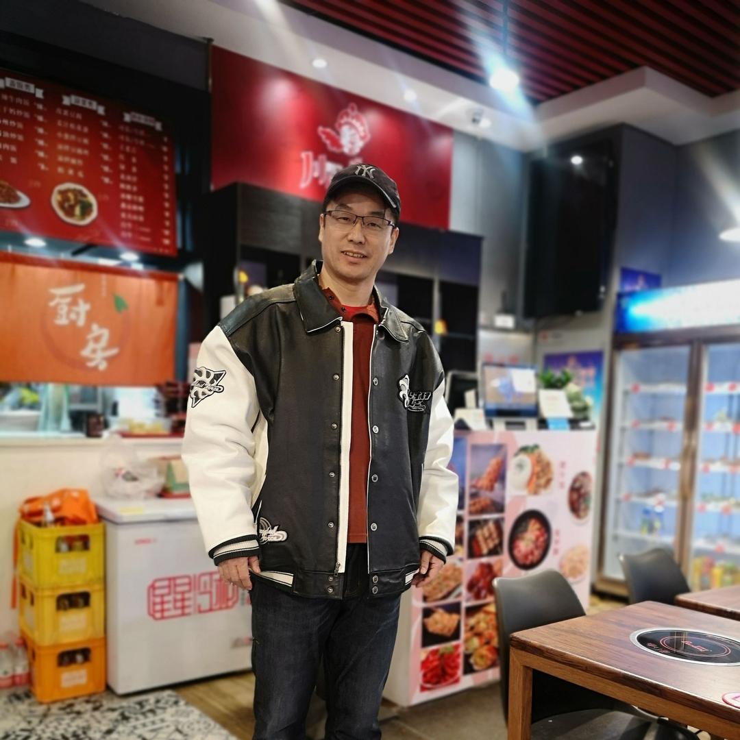 北京边吃边聊餐饮有限公司