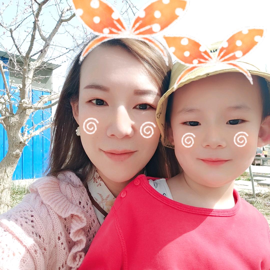 🍒佳  ʕ •ᴥ•ʔ