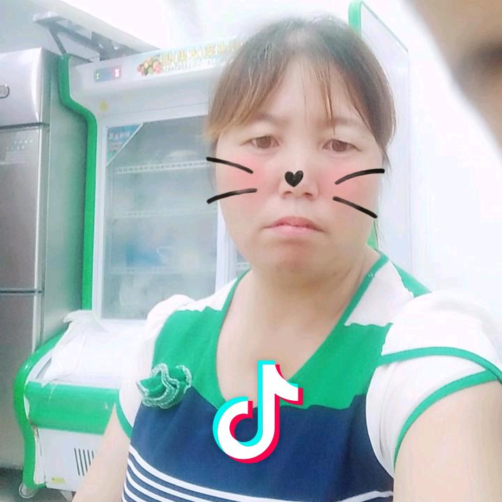 覃信翠