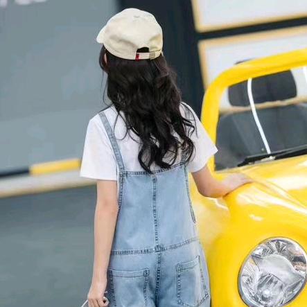 💋87年的周小姐