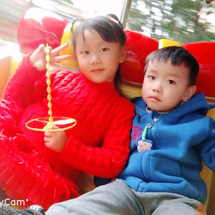 家有俩萌宝