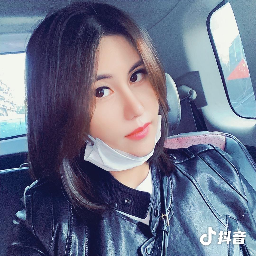 华妃杭州四季青高端女装服饰店