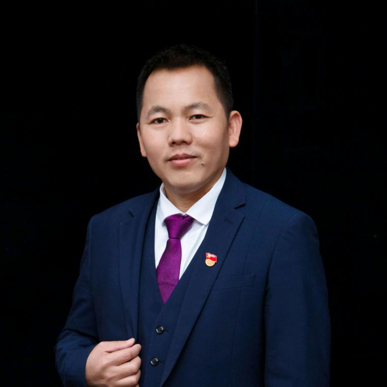 亮哥、南城校具一哥/育佳集团