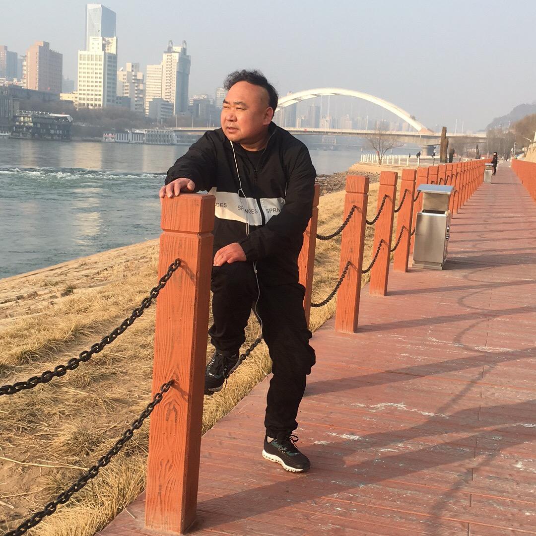 黑土哥