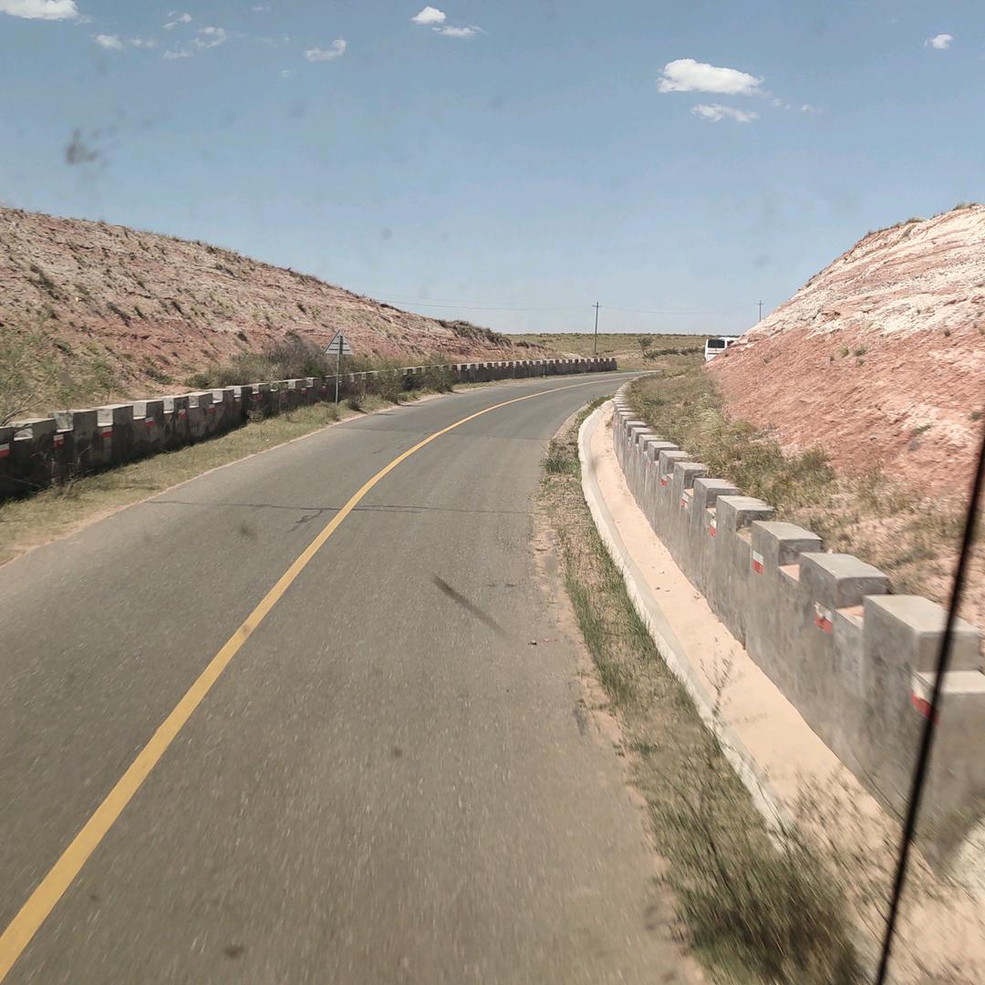 张公子已随流，姻缘天注定