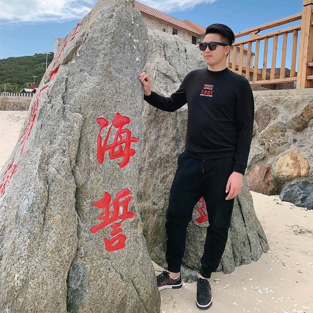 “阿 莱”