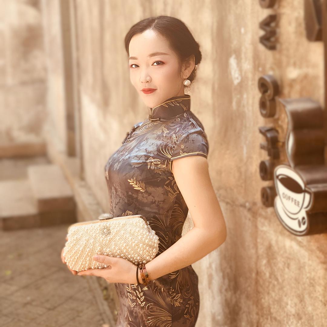 张家港鹿叮堡老板娘