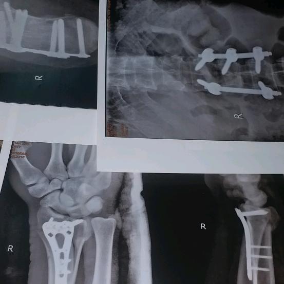 韩涛，我是一名装修工一条龙服务。