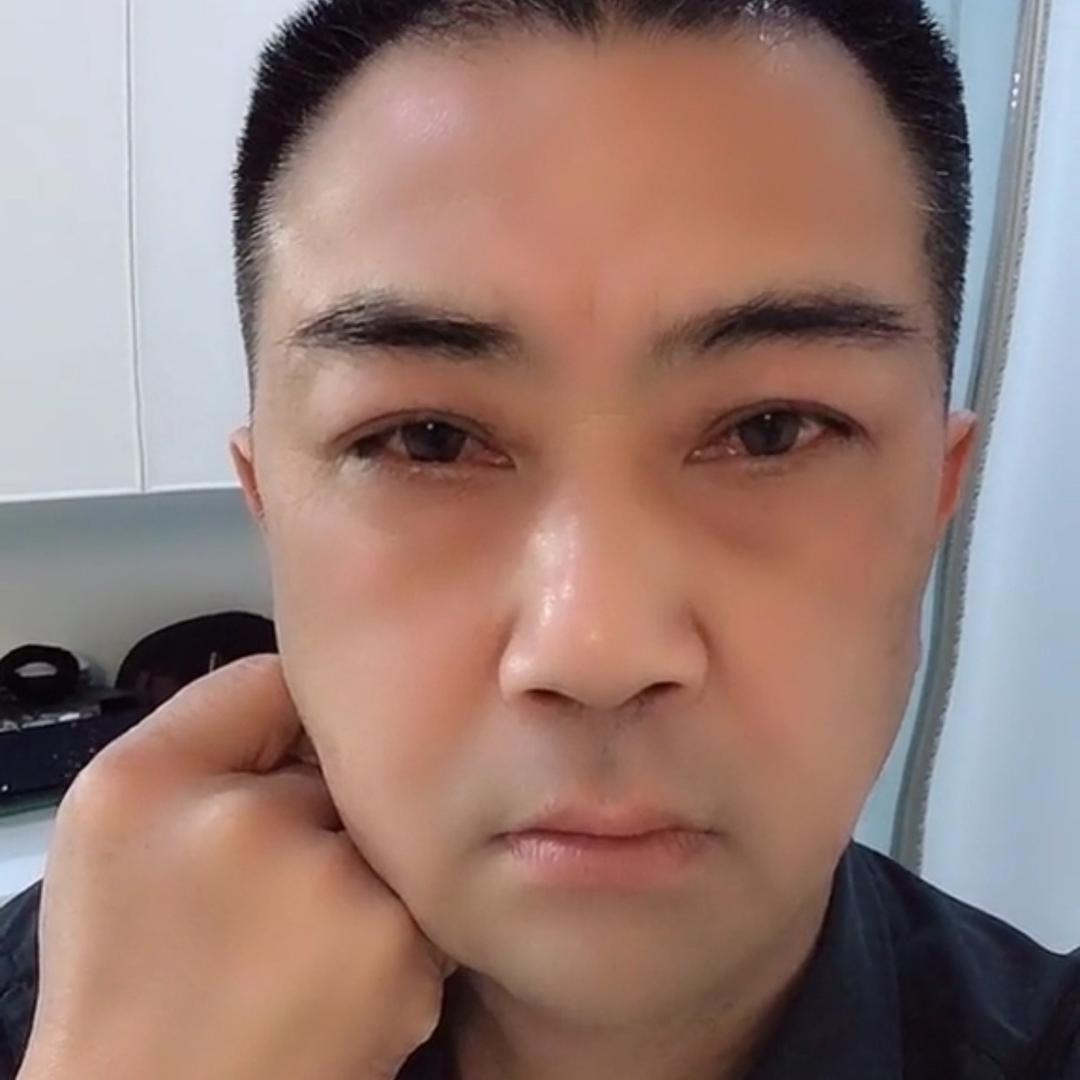 皱眉的温柔