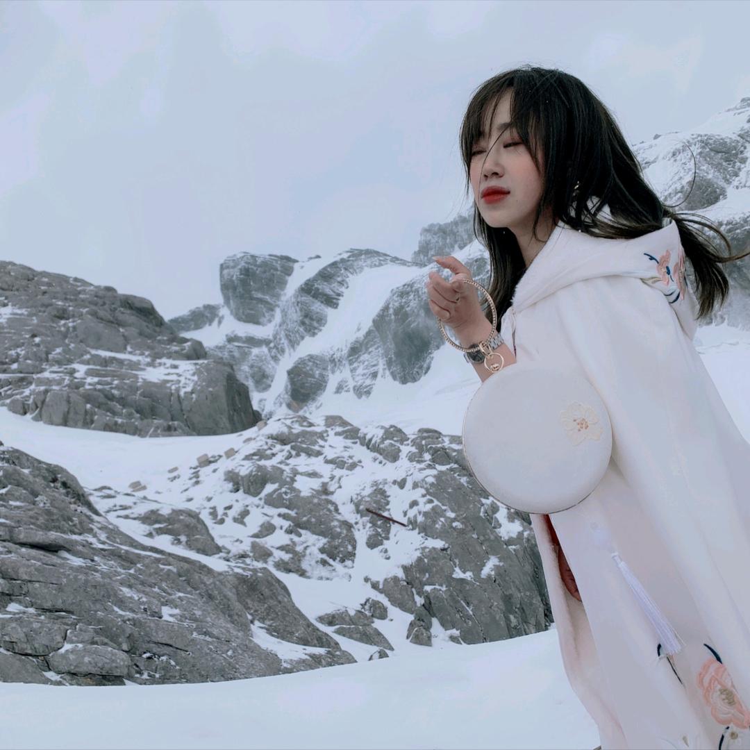 来凤县颜十七美容店