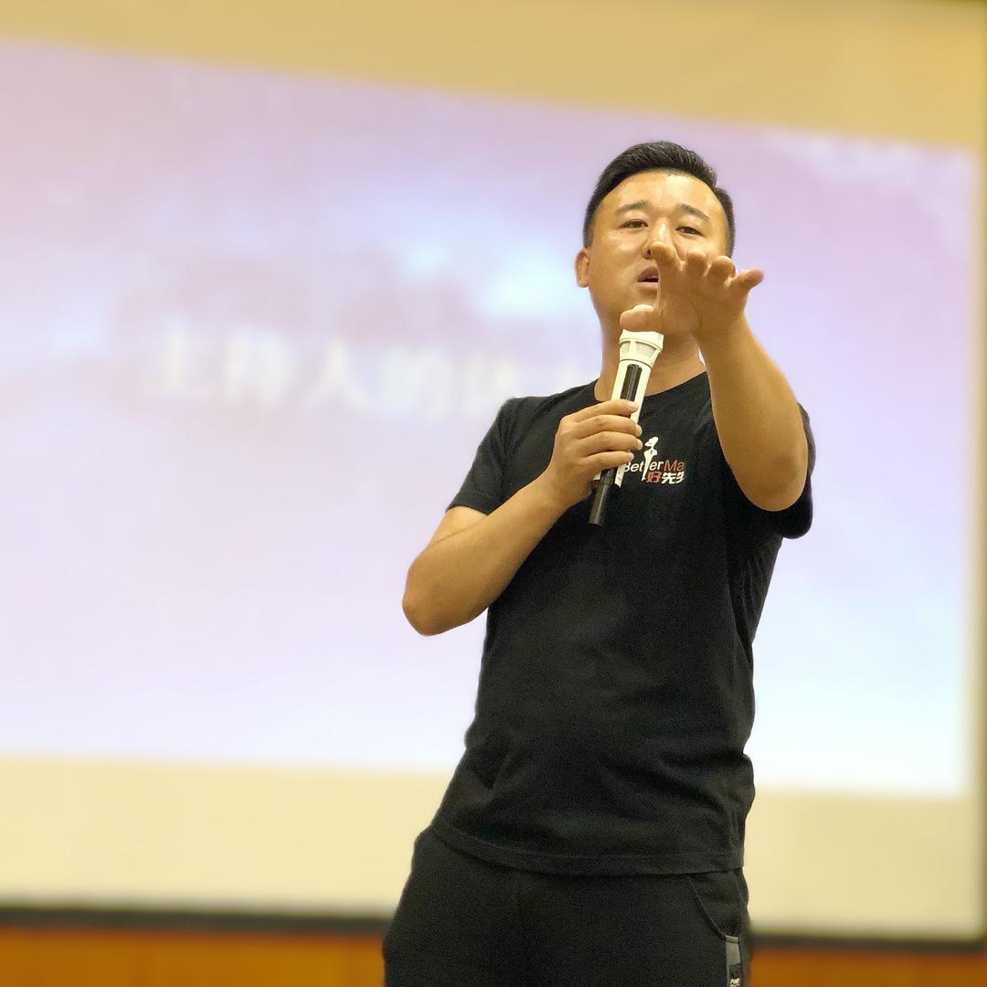 吾小声