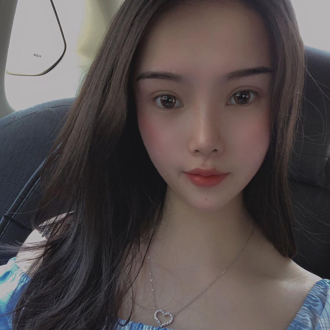 草莓小糕点