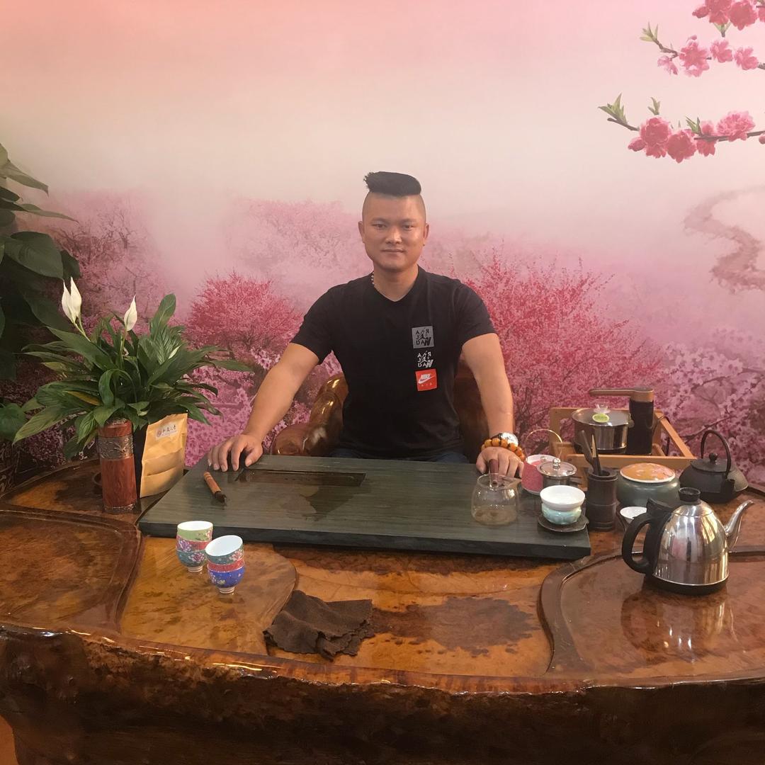 宏朋