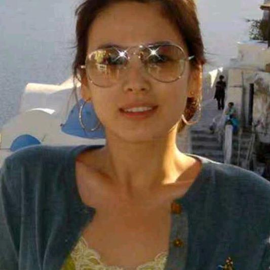 美女无处不在，老婆无人取代