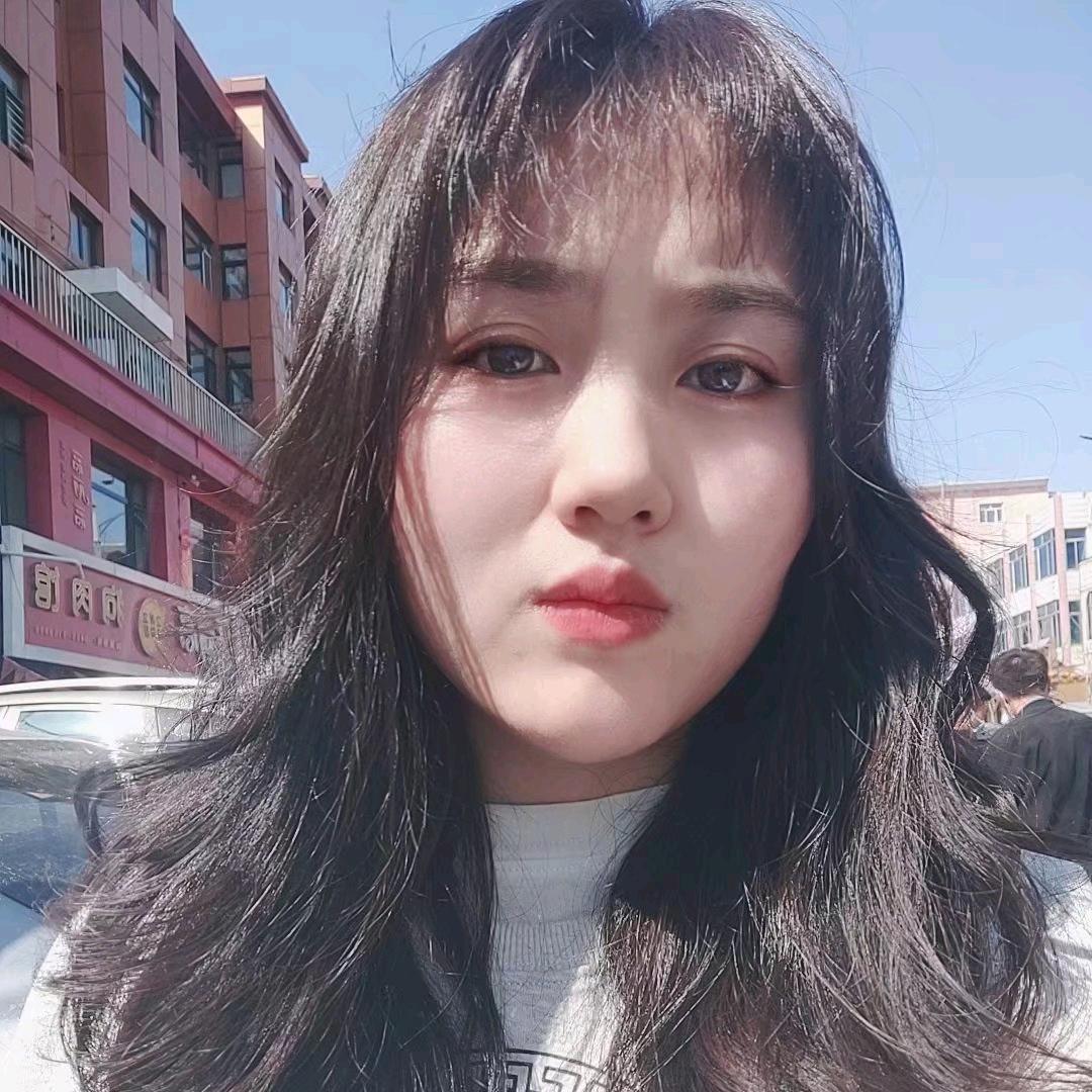 草莓味的小女孩🍓