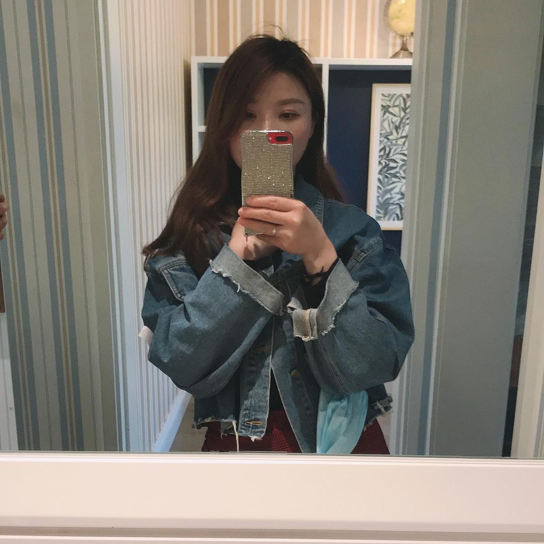 依依