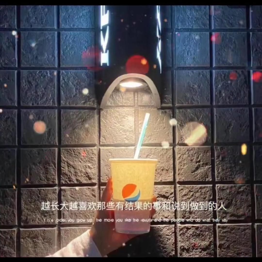 M M
