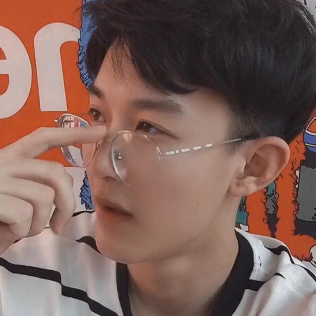 金金.